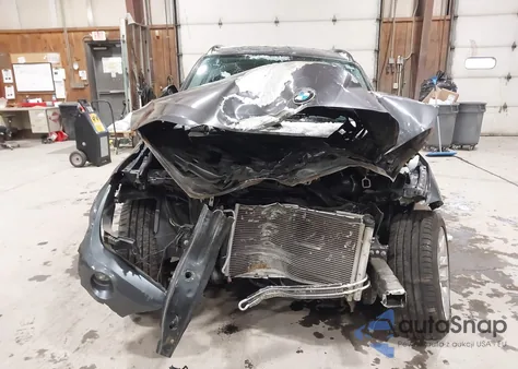 2015 BMW X1 xDrive28I z USA, uszkodzony, nr VIN WBAVL1C56FVY41758